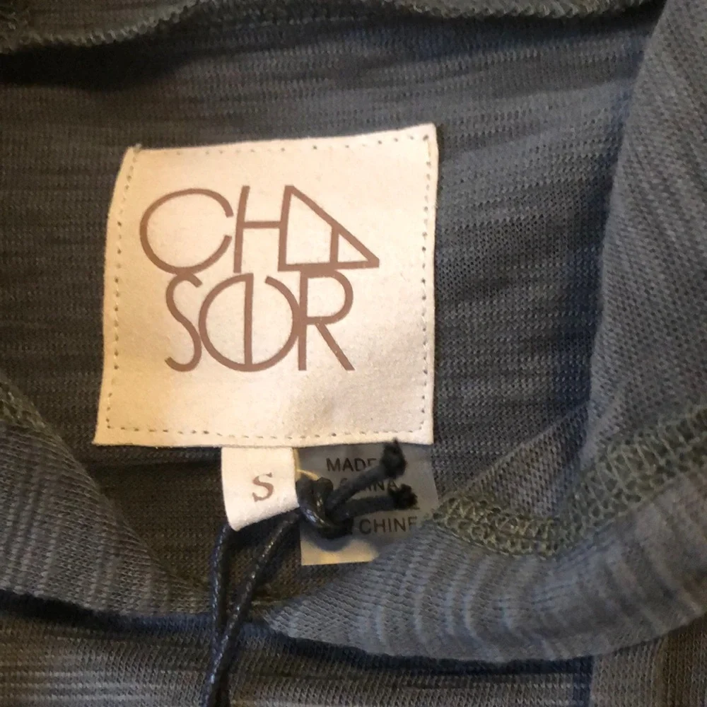 Chaser hooded shirt shirt size Small New!
